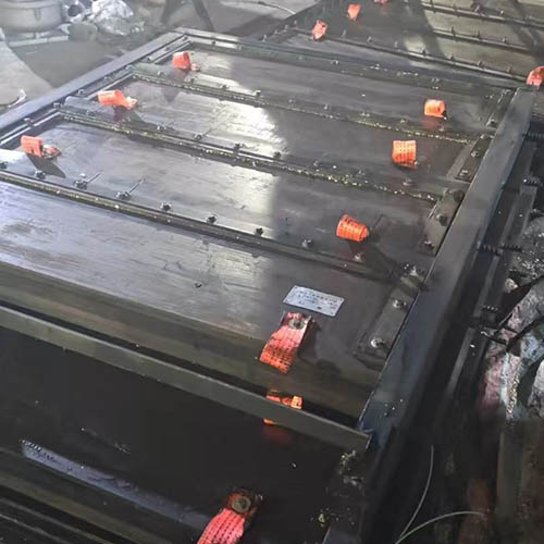 气动翻板闸门结构