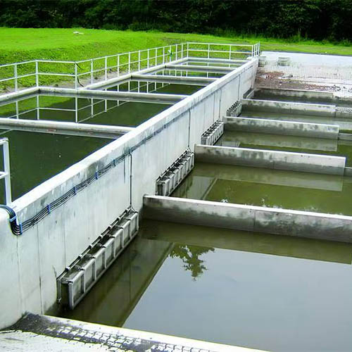 液压自动冲洗拍门工作中