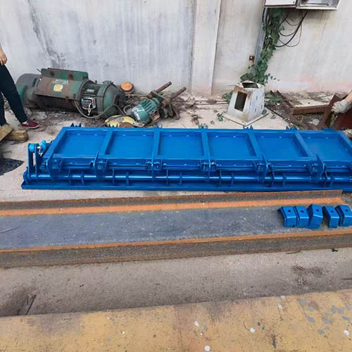 液压水利冲洗拍门